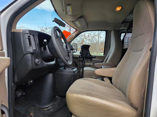 2011 Chevrolet Express 2500 in Blauvelt, NY 10913 - 18049374 11
