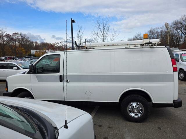 2011 Chevrolet Express 2500 in Blauvelt, NY 10913 - 18049374 4