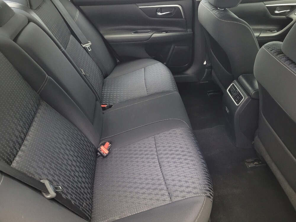 2017 Nissan Altima in Chesapeake, VA 23320 - 18049379 19
