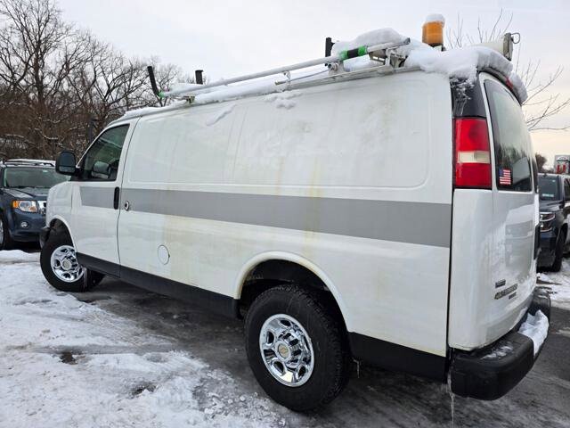 2011 Chevrolet Express 2500 in Blauvelt, NY 10913 - 18049405 5