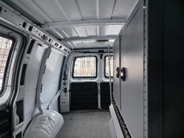 2011 Chevrolet Express 2500 in Blauvelt, NY 10913 - 18049405 28