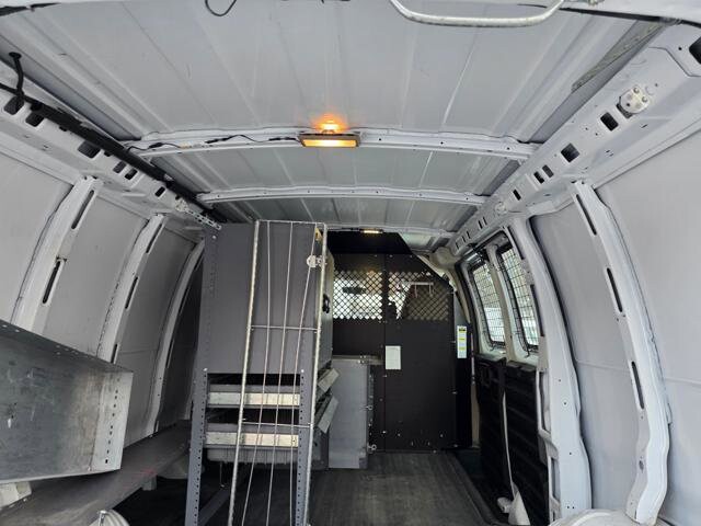 2011 Chevrolet Express 2500 in Blauvelt, NY 10913 - 18049405 39