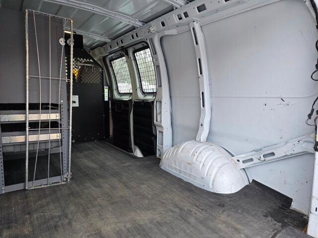 2011 Chevrolet Express 2500 in Blauvelt, NY 10913 - 18049405 36