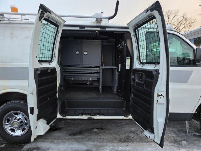 2011 Chevrolet Express 2500 in Blauvelt, NY 10913 - 18049405 47