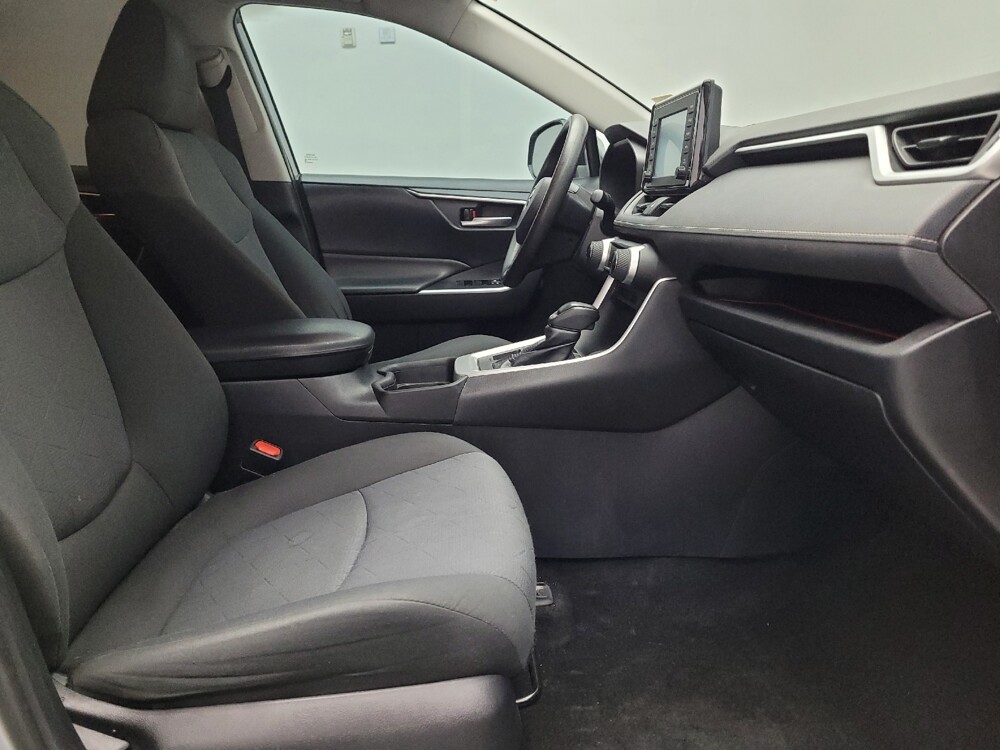 2019 Toyota RAV4 in Plano, TX 75074 - 18049507 21