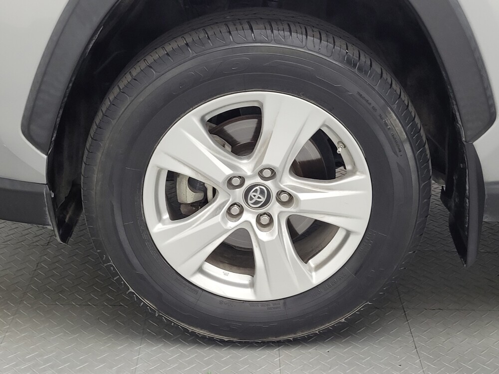 2019 Toyota RAV4 in Plano, TX 75074 - 18049507 31