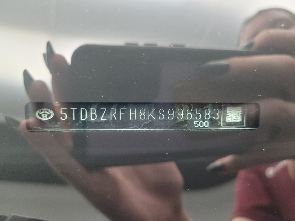 2019 Toyota Highlander in Indianapolis, IN 46222 - 18049624 33