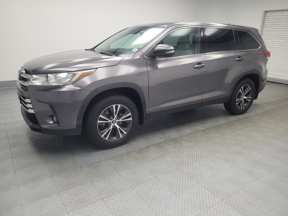 2019 Toyota Highlander in Indianapolis, IN 46222 - 18049624 2