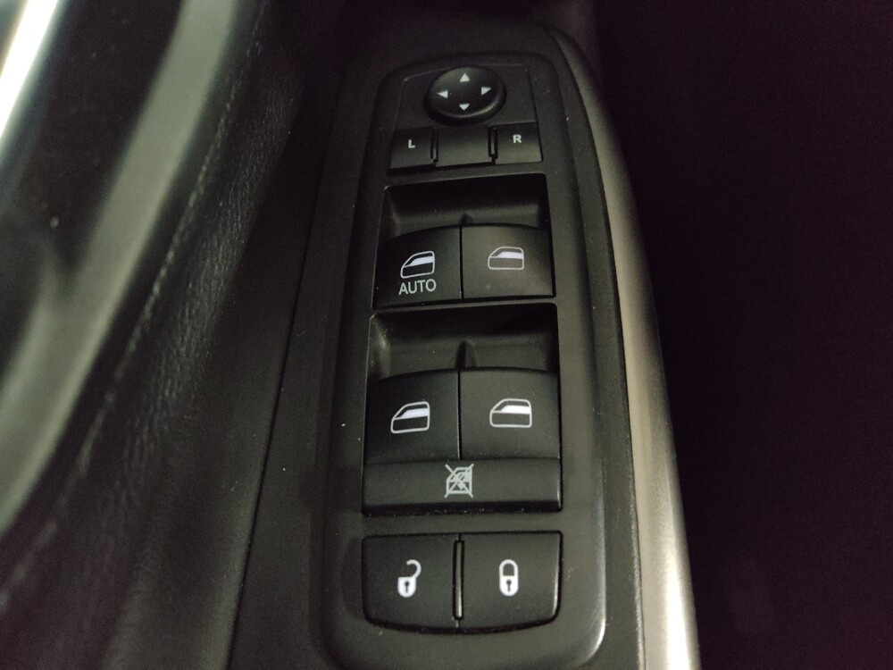 2019 Jeep Cherokee in Stone Mountain, GA 30083 - 18049759 27