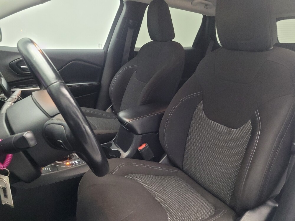 2019 Jeep Cherokee in Stone Mountain, GA 30083 - 18049759 17