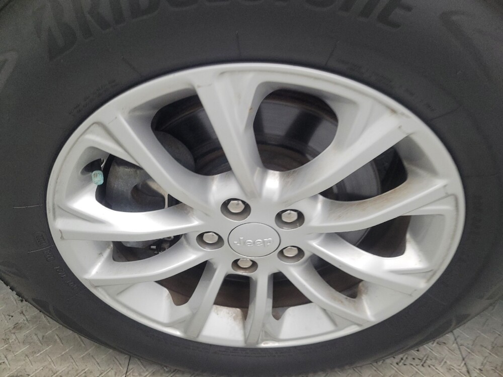 2019 Jeep Cherokee in Stone Mountain, GA 30083 - 18049759 31