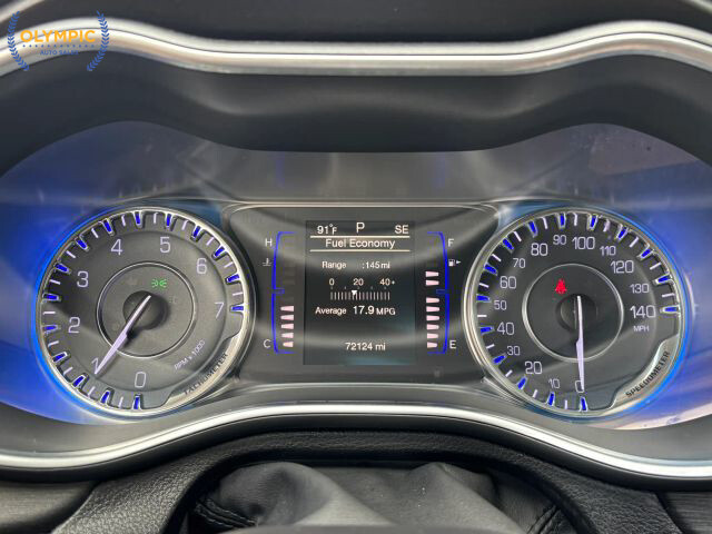 2017 Chrysler 200 in Decatur, GA 30032 - 18049789 24