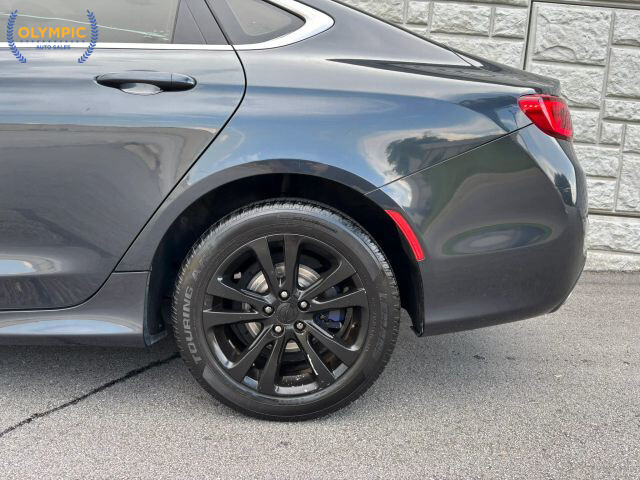 2017 Chrysler 200 in Decatur, GA 30032 - 18049789 10