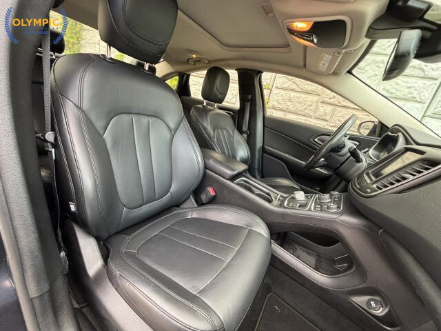 2017 Chrysler 200 in Decatur, GA 30032 - 18049789 37