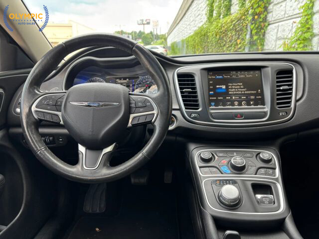 2017 Chrysler 200 in Decatur, GA 30032 - 18049789 20