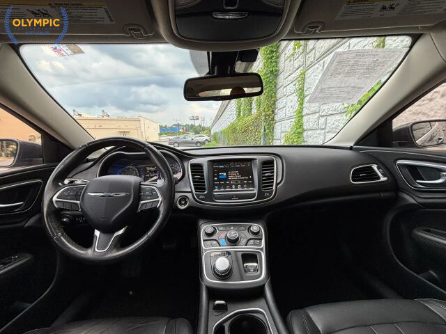 2017 Chrysler 200 in Decatur, GA 30032 - 18049789 18