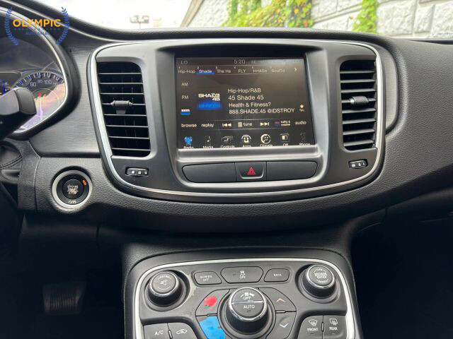 2017 Chrysler 200 in Decatur, GA 30032 - 18049789 26