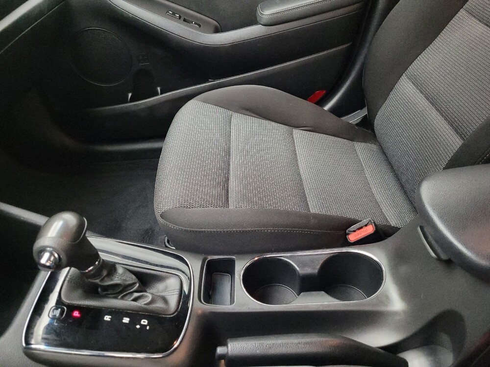 2018 Kia Forte in Midlothian, IL 60445 - 18050020 26
