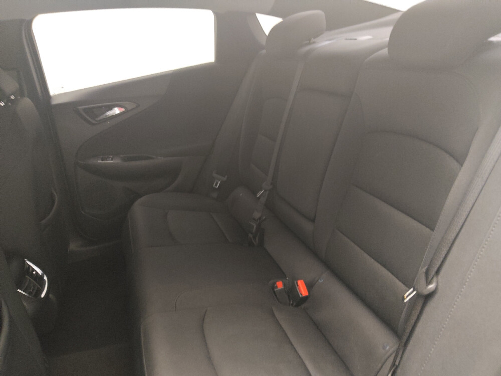 2017 Chevrolet Malibu in Lauderdale Lakes, FL 33313 - 18050388 18