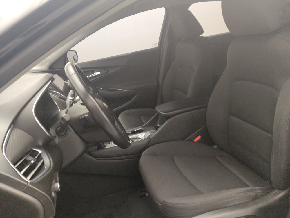 2017 Chevrolet Malibu in Lauderdale Lakes, FL 33313 - 18050388 17