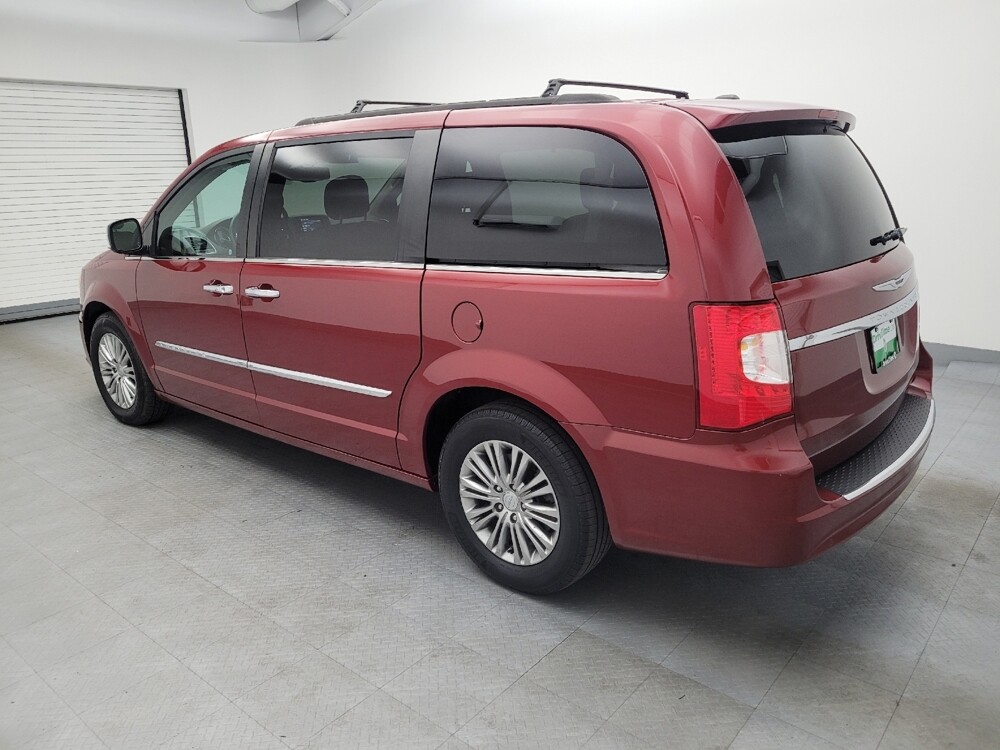 2016 Chrysler Town & Country in Columbus, OH 43231 - 18050454 3