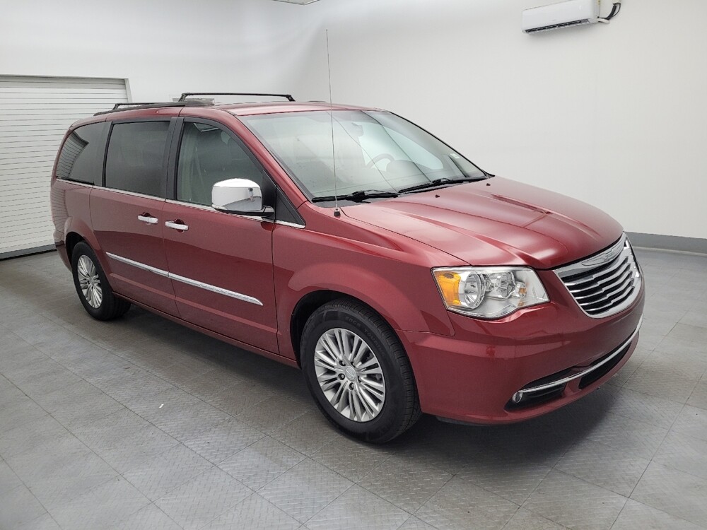 2016 Chrysler Town & Country in Columbus, OH 43231 - 18050454 11