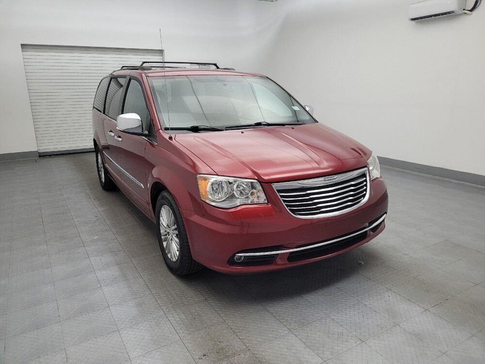 2016 Chrysler Town & Country in Columbus, OH 43231 - 18050454 13