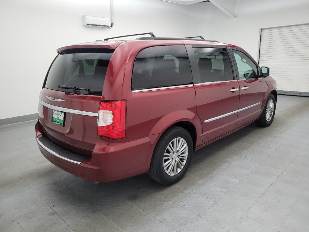 2016 Chrysler Town & Country in Columbus, OH 43231 - 18050454 10