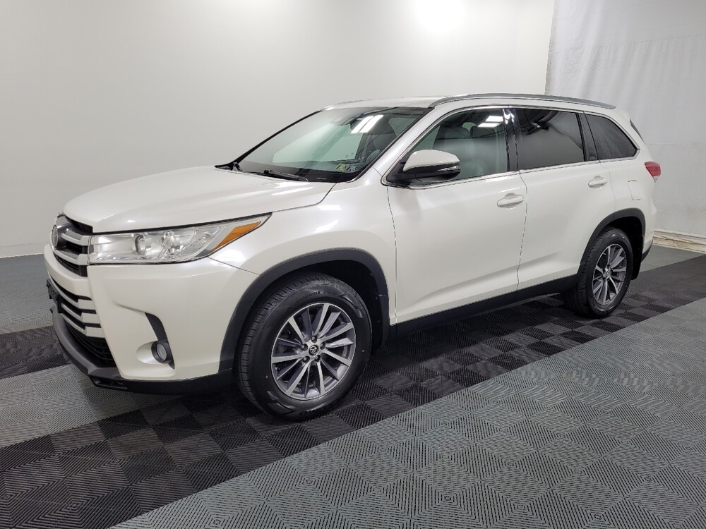 2019 Toyota Highlander in Langhorne, PA 19047 - 18050487 2