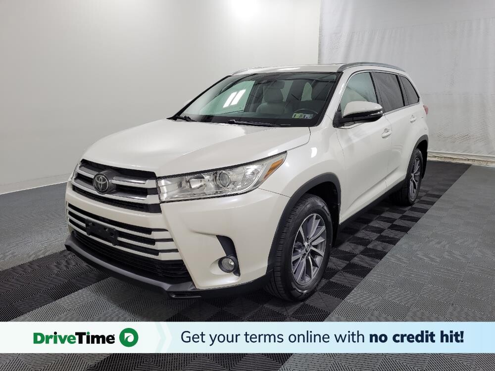 2019 Toyota Highlander in Langhorne, PA 19047 - 18050487