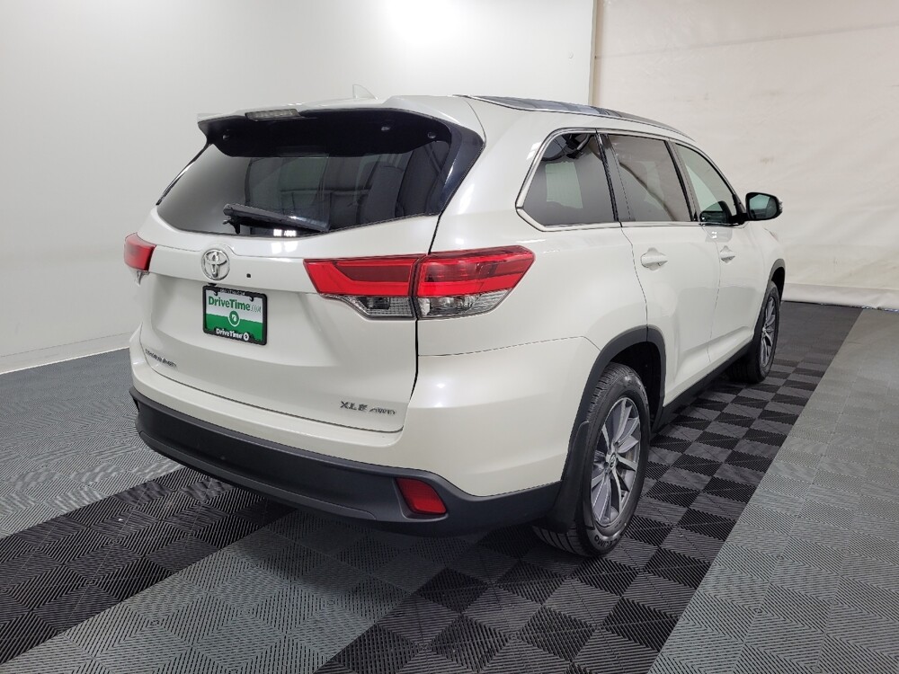 2019 Toyota Highlander in Langhorne, PA 19047 - 18050487 9