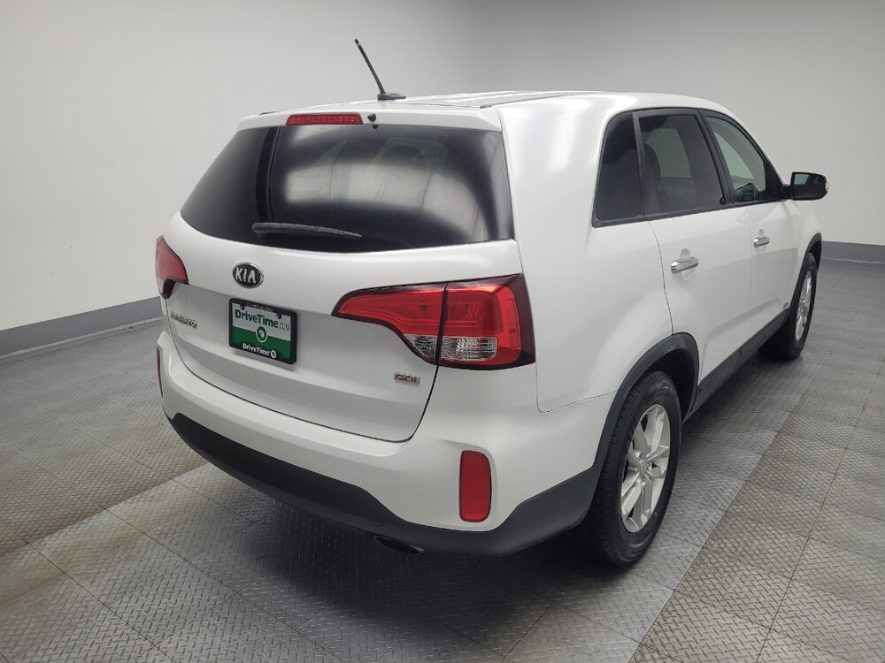 2015 Kia Sorento in Indianapolis, IN 46222 - 18050509 9
