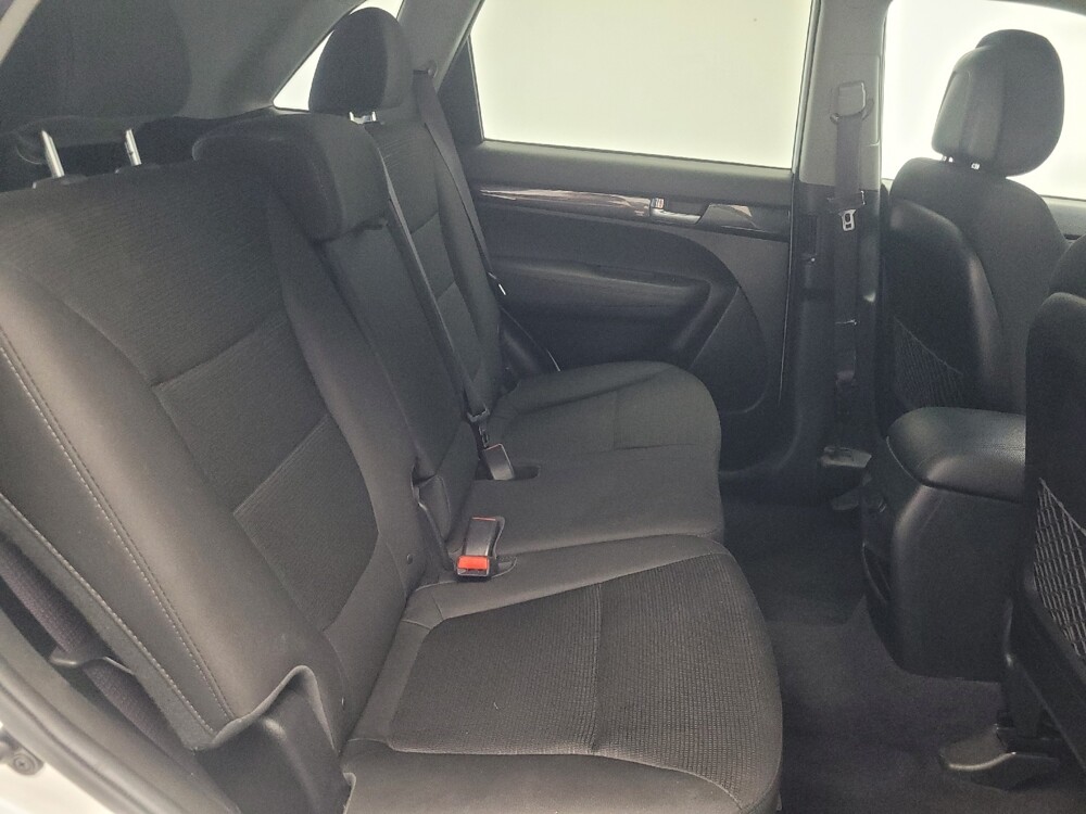 2015 Kia Sorento in Indianapolis, IN 46222 - 18050509 19