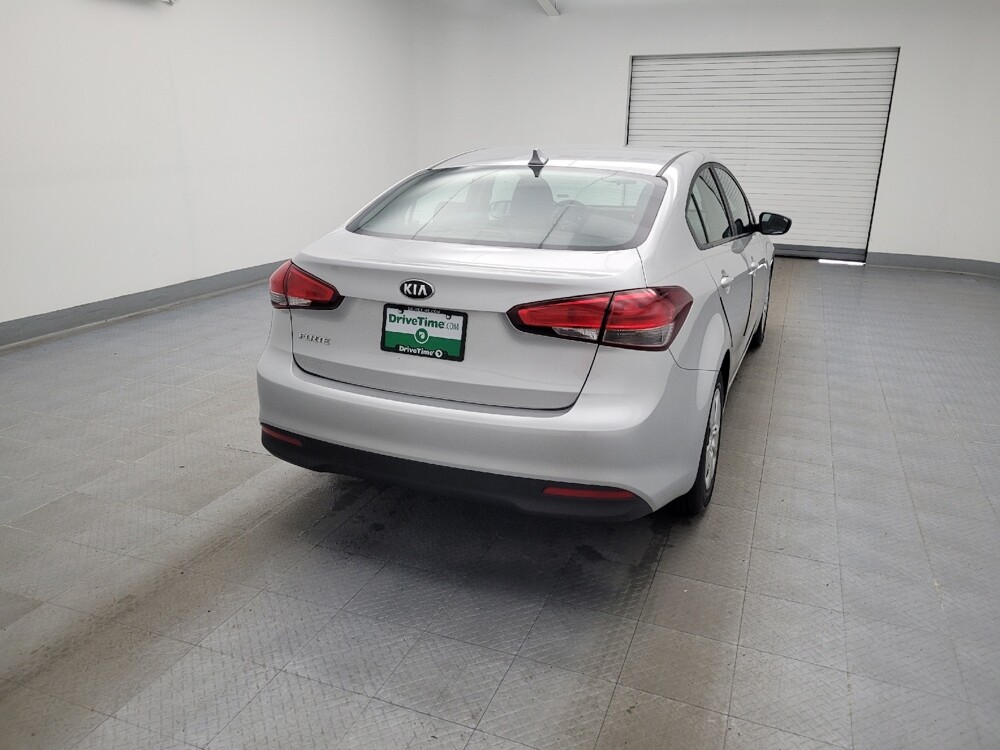 2017 Kia Forte in Miamisburg, OH 45342 - 18050563 7