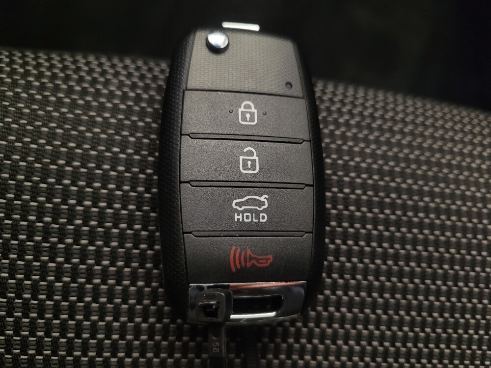 2017 Kia Forte in Miamisburg, OH 45342 - 18050563 32