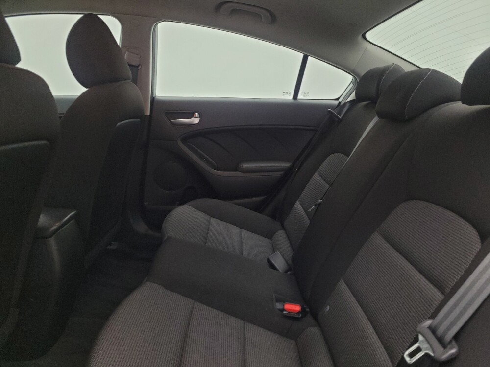 2017 Kia Forte in Miamisburg, OH 45342 - 18050563 18