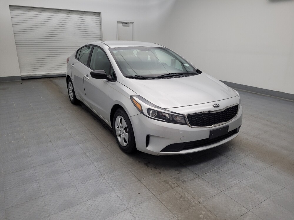 2017 Kia Forte in Miamisburg, OH 45342 - 18050563 13