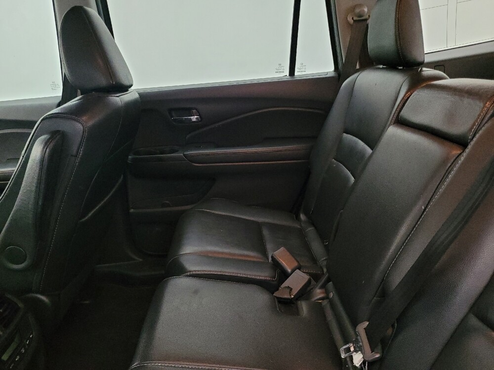 2017 Honda Pilot in Tampa, FL 33619 - 18050956 18