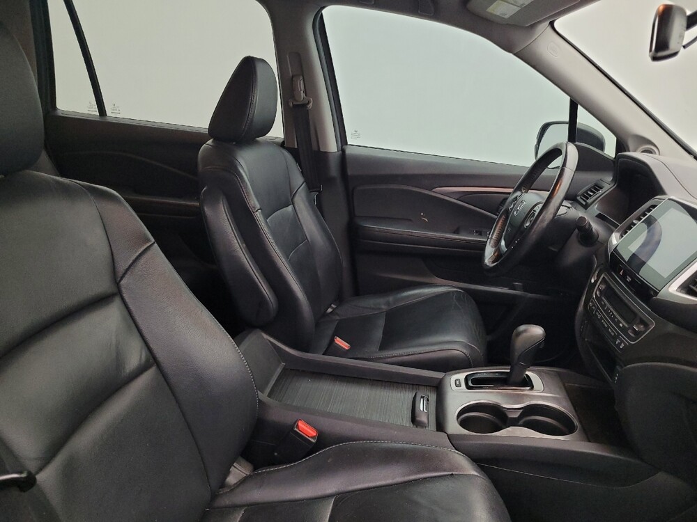 2017 Honda Pilot in Tampa, FL 33619 - 18050956 21