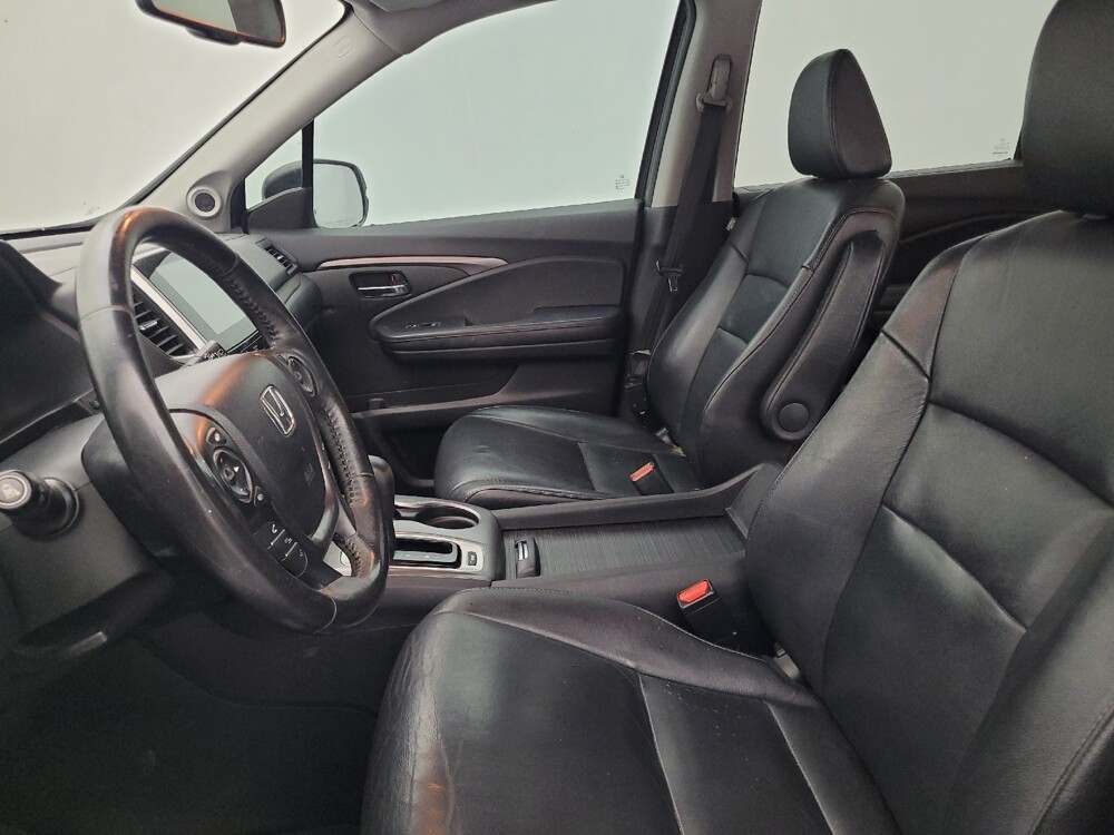 2017 Honda Pilot in Tampa, FL 33619 - 18050956 17