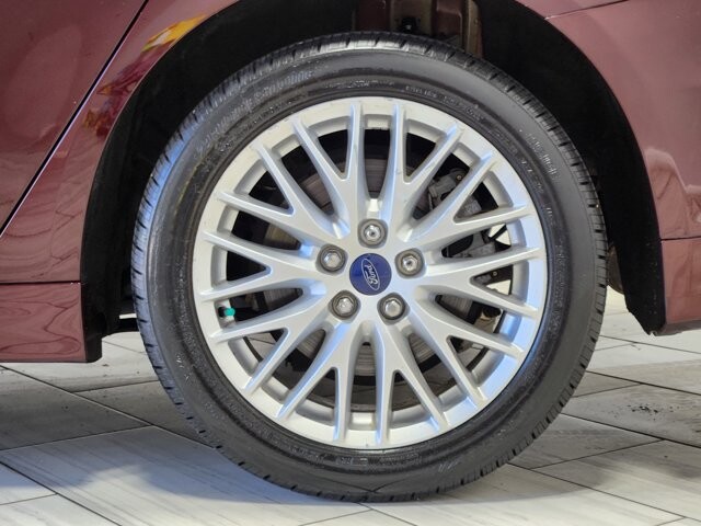 2017 Ford Fusion in Cinnaminson, NJ 08077 - 18051044 9