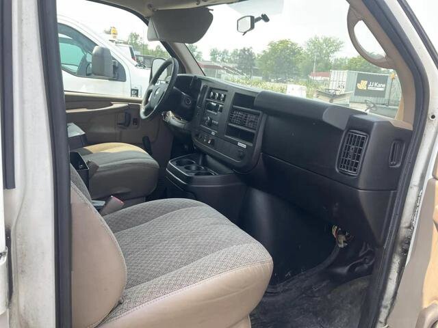 2011 Chevrolet Express 2500 in Blauvelt, NY 10913 - 18051049 16