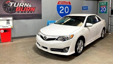 2014 Toyota Camry in Conyers, GA 30094