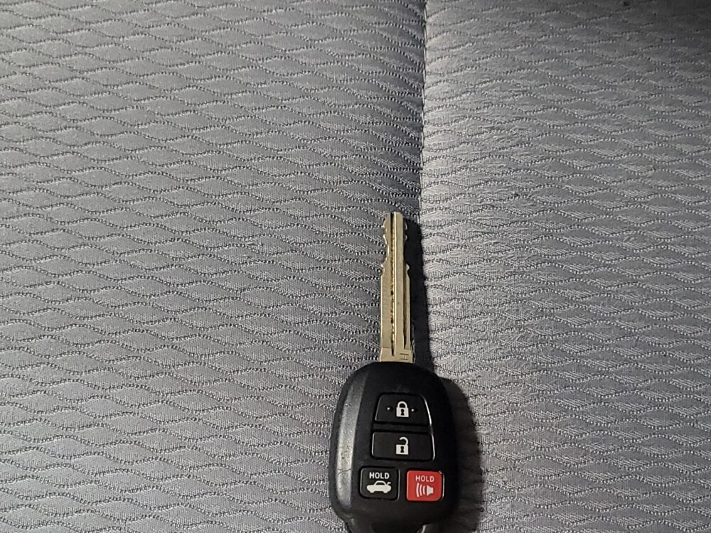 2019 Toyota Corolla in Arlington, TX 76011 - 18051108 32