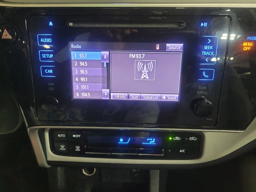 2019 Toyota Corolla in Arlington, TX 76011 - 18051108 25