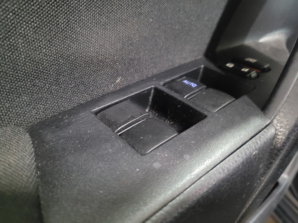 2019 Toyota Corolla in Arlington, TX 76011 - 18051108 27