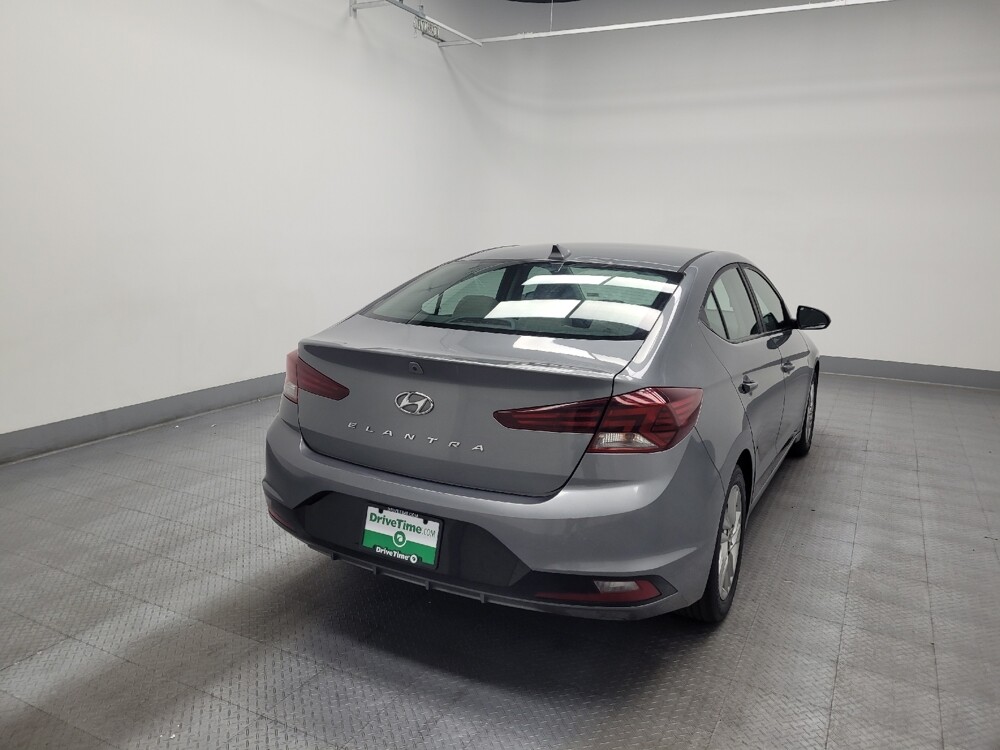 2019 Hyundai Elantra in Chandler, AZ 85225 - 18051123 7