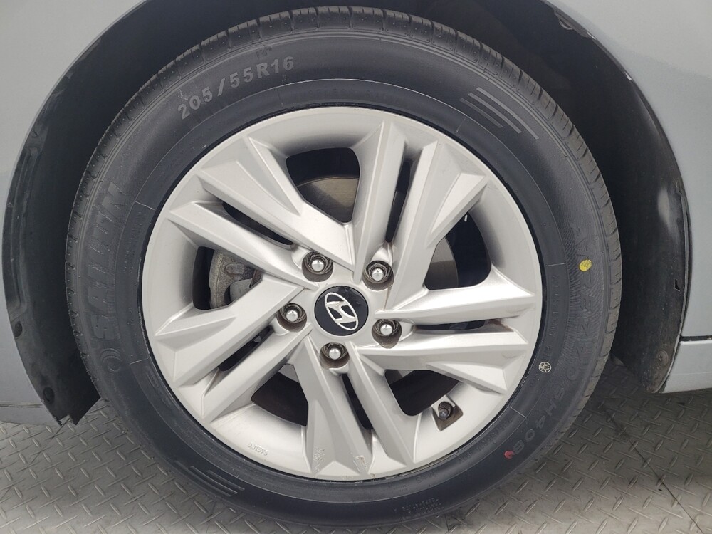 2019 Hyundai Elantra in Chandler, AZ 85225 - 18051123 31