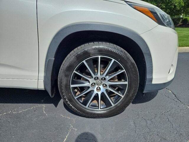 2018 Toyota Highlander in Virginia Beach, VA 23464 - 18051335 10