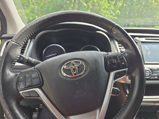 2018 Toyota Highlander in Virginia Beach, VA 23464 - 18051335 12